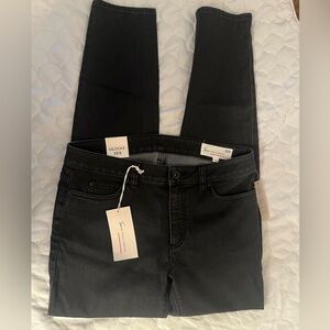 NWT TWO by Vince Camuto Skinny Jeans